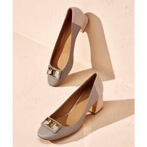 Tory Burch Gigi Taupe Gray Heron Leather Logo Block Heel Pump Sz. 9.5